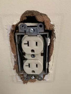 [Hearth.com] Weird outlet wiring