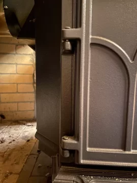 [Hearth.com] Jotul F500 side door hinge pin