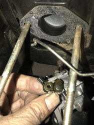LT1000 New carburetor has no Throttle Linkage bushing? Anyone have that issue?