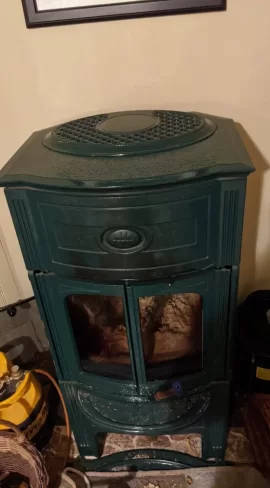 [Hearth.com] Can  anyone help identify this Jotul wood stove?