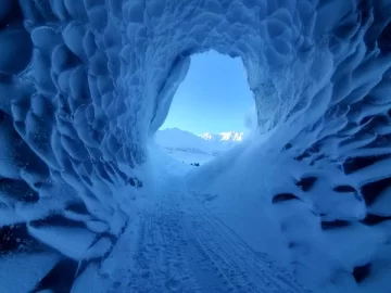 [Hearth.com] Re: Ice tunnel at Nelchina Glacier in Alaska