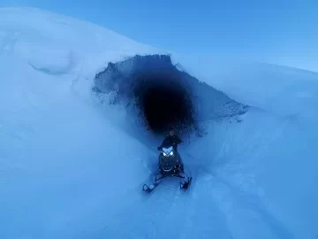 [Hearth.com] Re: Ice tunnel at Nelchina Glacier in Alaska