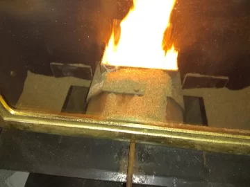 [Hearth.com] How to burn wood pellets in 2006 Auburn corn burner