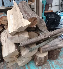 [Hearth.com] identify this wood please