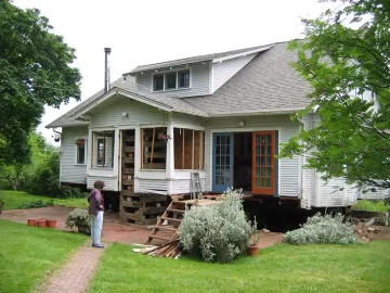 [Hearth.com] What can be done with a crawl space on an old house?