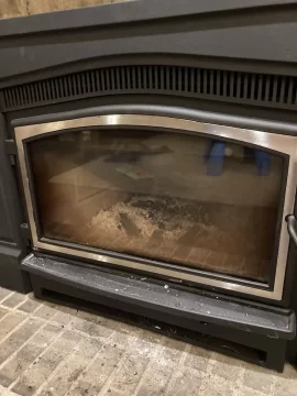 [Hearth.com] Soot near front edges?