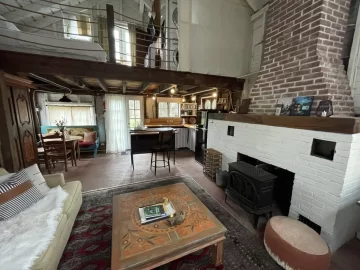 [Hearth.com] Beautiful Airbnb I’m staying at right now