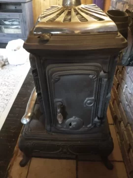 [Hearth.com] Help determining value of Old Cast Iron Wood Stove with "PIO JC" engraved on inside of front door