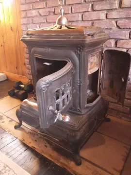 [Hearth.com] Help determining value of Old Cast Iron Wood Stove with "PIO JC" engraved on inside of front door