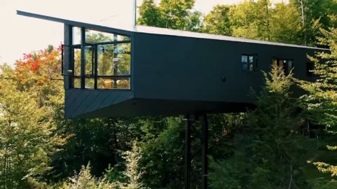 [Hearth.com] Sleek, modern cabin on a cliff: Why a stovepipe offset?