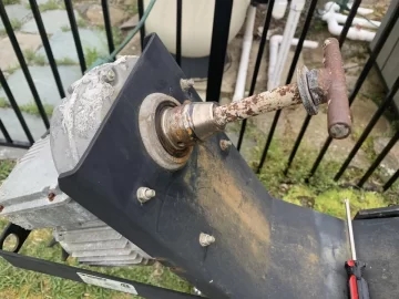 [Hearth.com] Making motorized hose reel out of cement mixer and wooden cable spool.