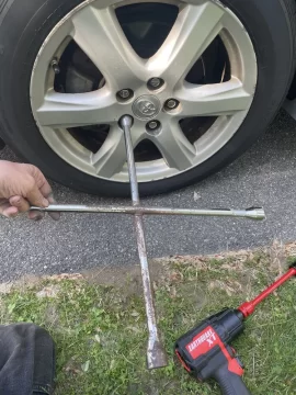 [Hearth.com] Changing a car tire nowadays! Should it be this hard?