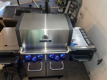 [Hearth.com] This rotisserie comes built in with the new Broil King  grill so let’s give it a whirl!