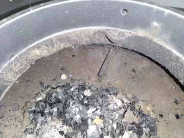 [Hearth.com] Loose Creosote Flake Accumulation Falling Down Chimney