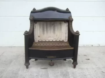 [Hearth.com] What's the deal with this 1930's fireplace?