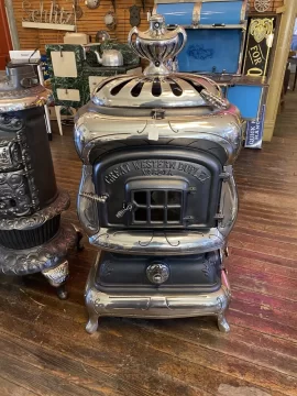 [Hearth.com] Saw some pretty cool stoves today.