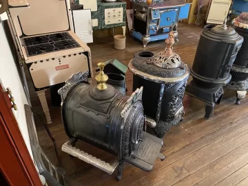 [Hearth.com] Saw some pretty cool stoves today.