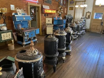 [Hearth.com] Saw some pretty cool stoves today.