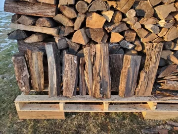 [Hearth.com] Pics of 1 cord of wood in pile please