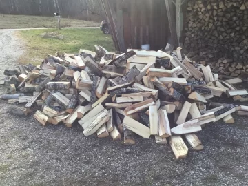 [Hearth.com] Pics of 1 cord of wood in pile please