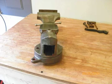 [Hearth.com] D44 Columbian Bench Vise