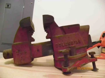 [Hearth.com] D44 Columbian Bench Vise