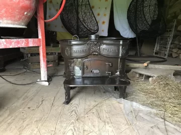 [Hearth.com] Bolt problem on antique wood stove