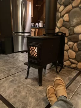 [Hearth.com] Broken in, and first “full temp” fire. This stove seems to want to cruise along at 650-700 or so…yikes..