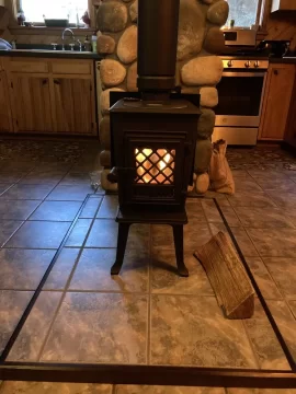 [Hearth.com] Broken in, and first “full temp” fire. This stove seems to want to cruise along at 650-700 or so…yikes..