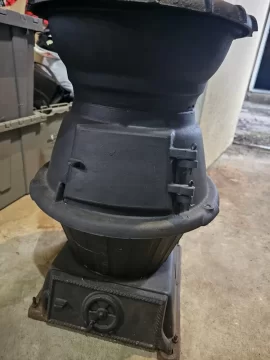 [Hearth.com] Can anyone pleasee help me identify this stove?