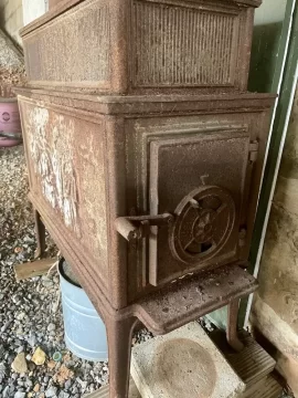 [Hearth.com] What kind of Wood Stove is this? And is it worth cleaning up?