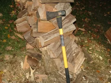 [Hearth.com] Tree ID Sugar Maple or Hickory...or something else?