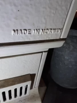 [Hearth.com] Help ID old ivory Jotul stove?