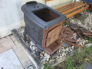 [Hearth.com] I would like to have an ID in this wood stove, please