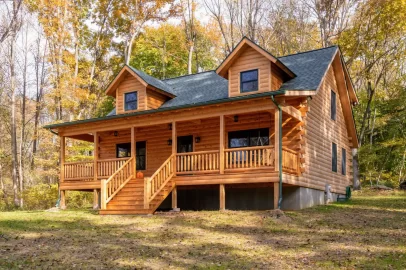 [Hearth.com] Are log cabins good at keeping in the heat?