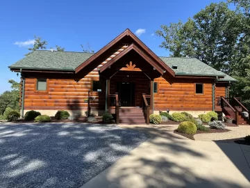 [Hearth.com] Are log cabins good at keeping in the heat?