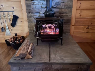 [Hearth.com] Are log cabins good at keeping in the heat?