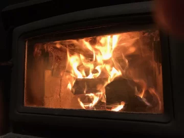 [Hearth.com] 43F in Icy Hollow Last Night....