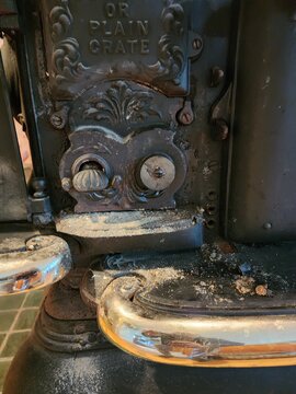 [Hearth.com] What generation is this Crawford Royal Village cookstove and can I/should I get it repaired?