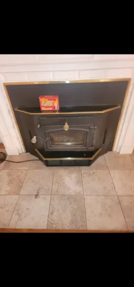 [Hearth.com] Can anyone tell me what kind of wood stove this is? I see no name on it.