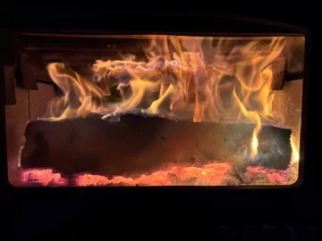 [Hearth.com] What Is In Your Stove Right Now?