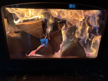 [Hearth.com] What Is In Your Stove Right Now?