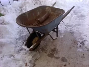 [Hearth.com] Winter-proof Wheelbarrow