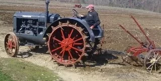 [Hearth.com] Antique tractor plow day with pics