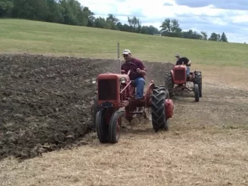 [Hearth.com] Antique tractor plow day with pics