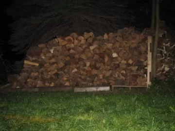 [Hearth.com] pile of tossed wood vs. a stack- guess the amount