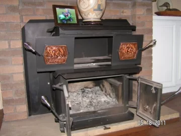 [Hearth.com] Can someone identify this stove? - YES, Bicentennial Stove