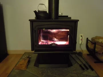 [Hearth.com] Osburn 2000 Stove in Operation