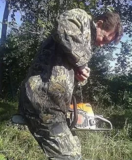 [Hearth.com] Came across this chainsaw operator on the web