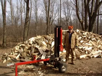 [Hearth.com] Splitting wood